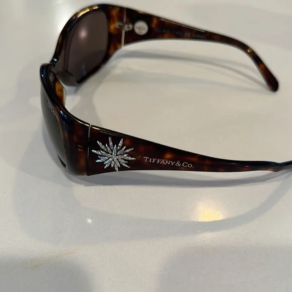 Tiffany & CO sunglasses - Picture 2 of 5